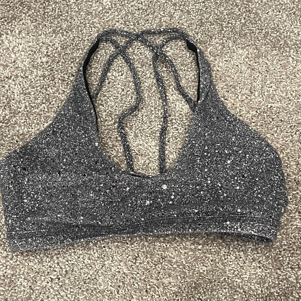 Lululemon sports bra
